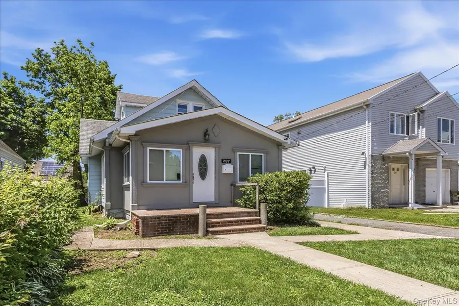 237 Rhodes Avenue, Hempstead, NY 11550 - #2