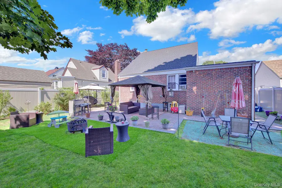 12 Dale Avenue #100, Hempstead, NY 11550 - #3