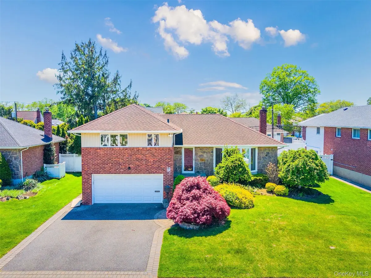 15 Hillvale Road, Syosset, NY 11791 - #1