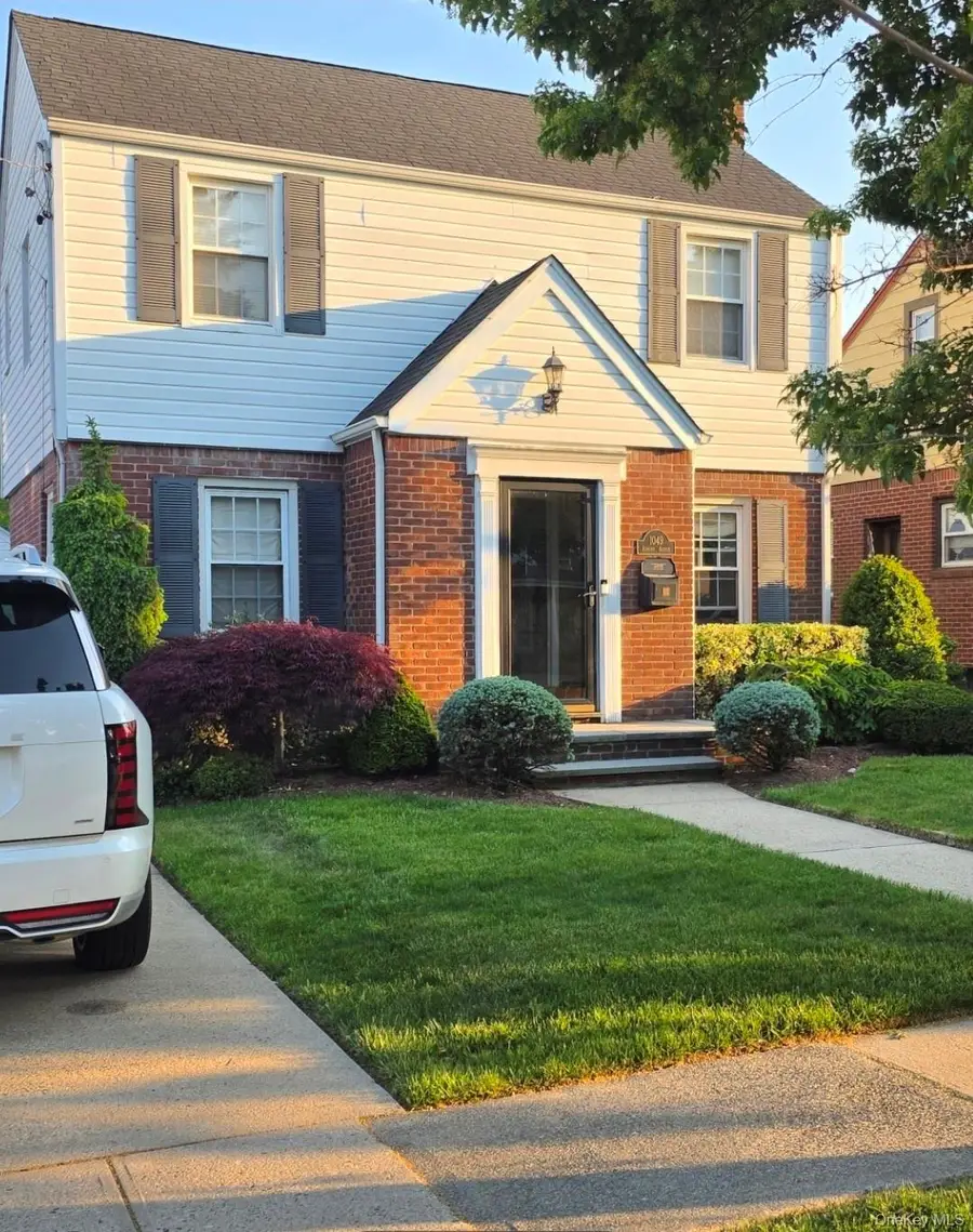 1049 Admont Avenue, Franklin Square, NY 11010 - #2