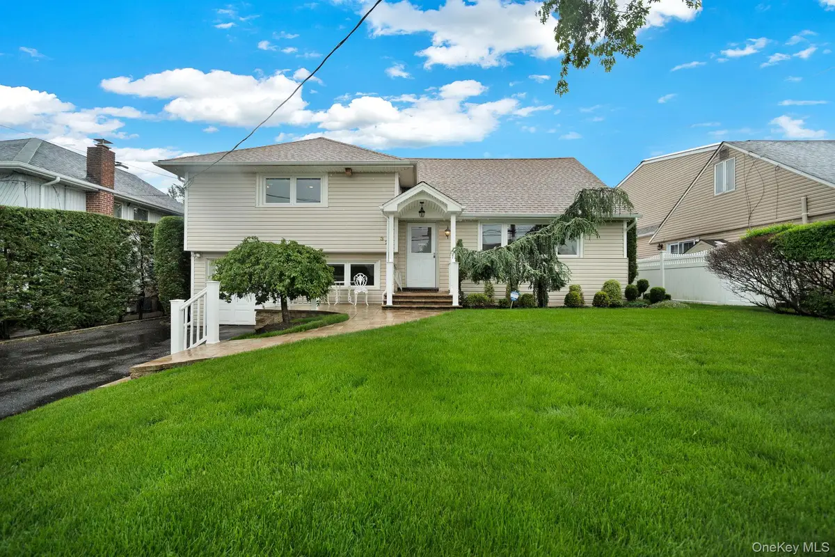 321 W Waukena Avenue, Oceanside, NY 11572 - #1