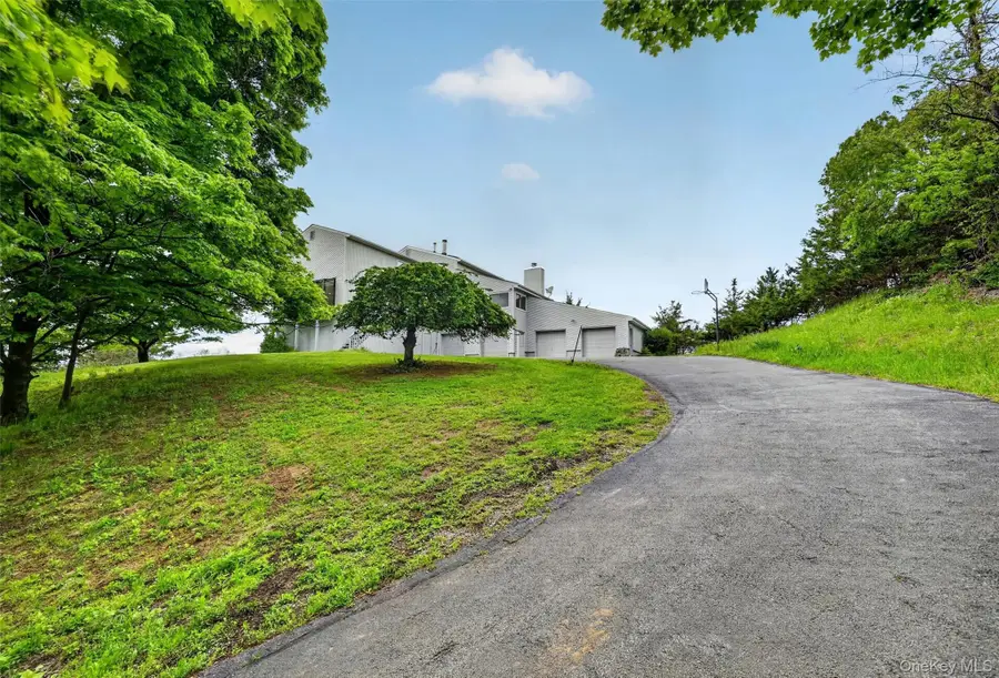15 Deer Pond Drive, Warwick, NY 10990 - #3