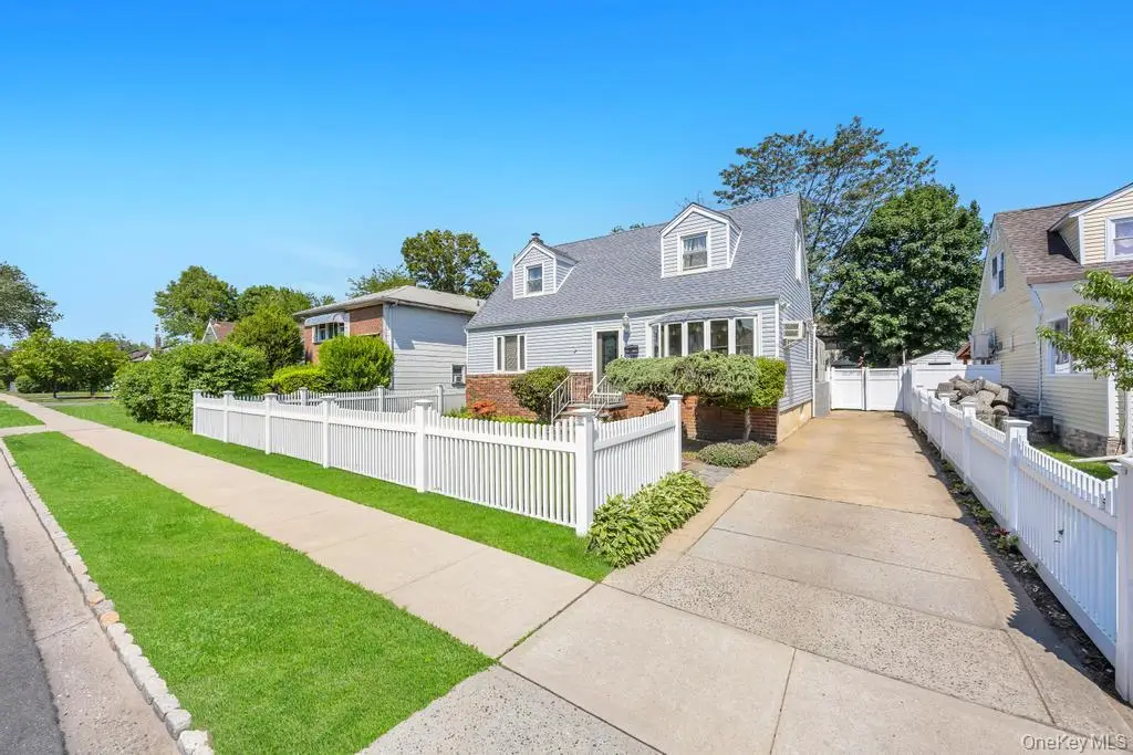 190 Sylvester Street, Westbury, NY 11590 - #1
