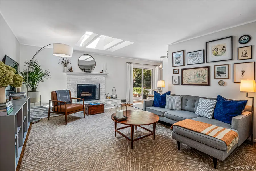 20 Shinnecock Lane, Hampton Bays, NY 11946 - #2
