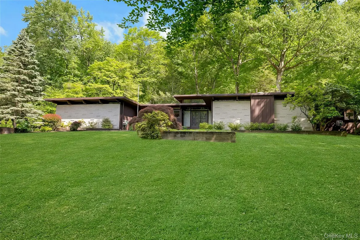 65 Holly Place, Briarcliff Manor, NY 10510 - #1