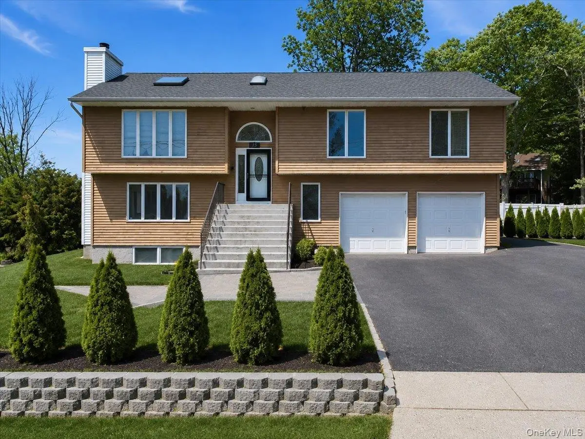 15 Oakhurst Street, South Huntington, NY 11746 - #1
