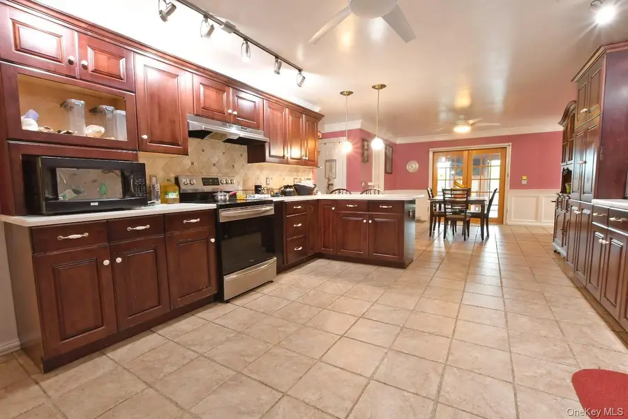 5 Easterly Court, Manorville, NY 11949 - #2