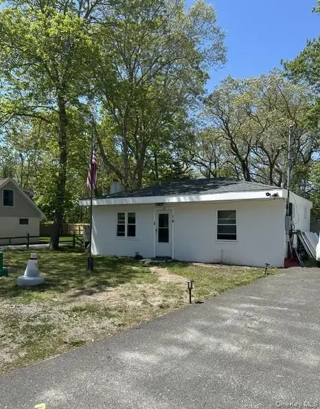 14 Coolidge Road, Hampton Bays, NY 11946 - #3