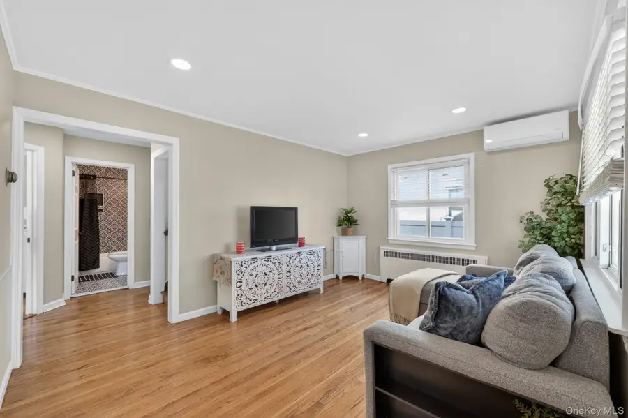22 Kenneth Avenue, North Bellmore, NY 11710 - #3