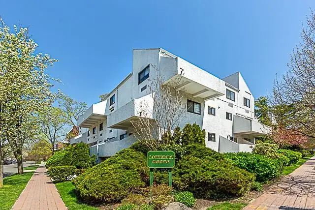 21 Canterbury Road, Great Neck, NY 11021 - #1