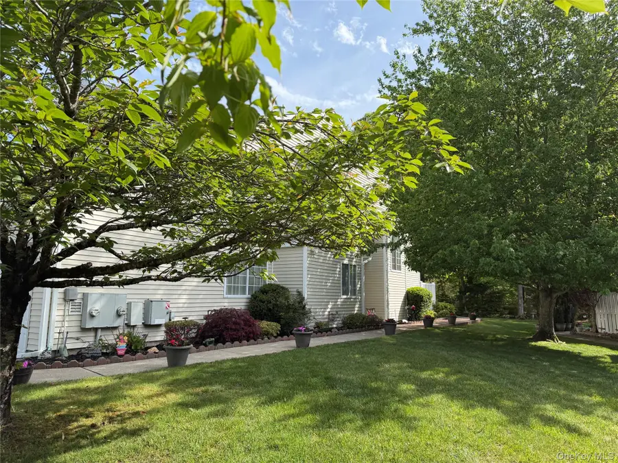 252 Barn Swallow Court, Manorville, NY 11949 - #3