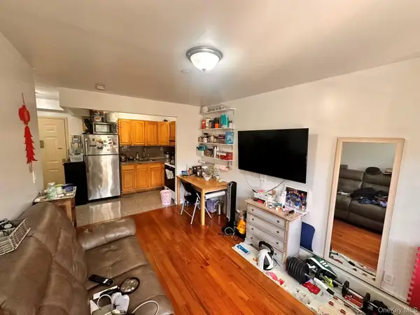 35-06 Leavitt Street #4F, Flushing, NY 11354