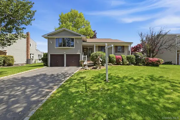 30 Columbine Lane, Kings Park, NY 11754