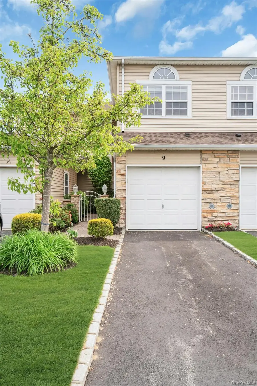 9 Windwatch Drive, Hauppauge, NY 11788 - #2