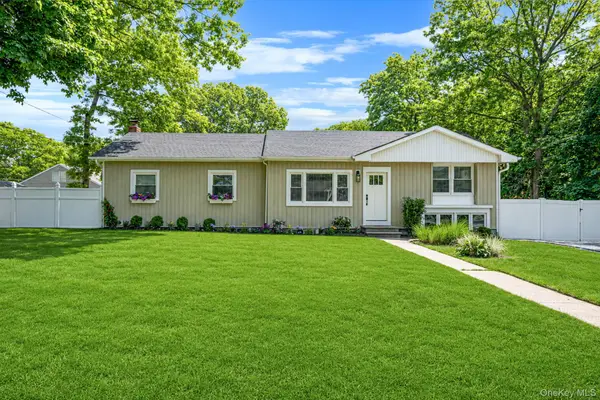 231 Maple Street, Medford, NY 11763