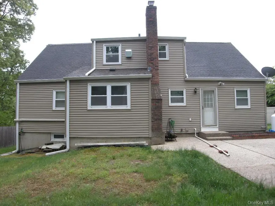 43 Washington Heights Street, Selden, NY 11784 - #3