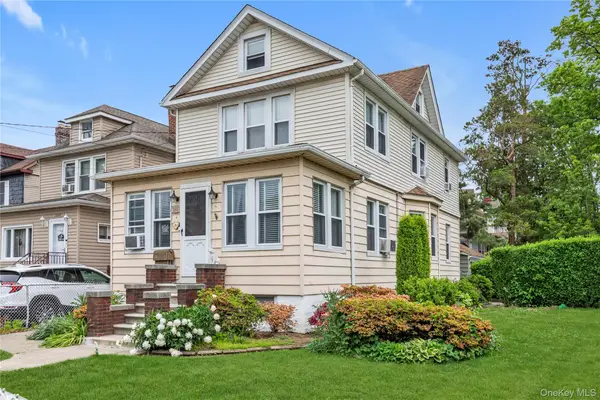 3250 Country Club Road, Bronx, NY 10465