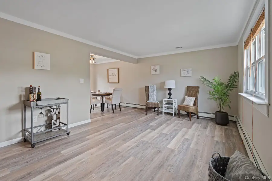 7 Merrimac Court, Coram, NY 11727 - #3