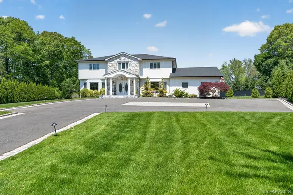 4 Cropley Court, Melville, NY 11747