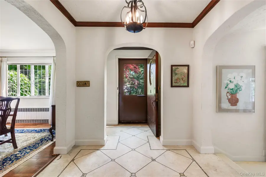 16 West Drive, Larchmont, NY 10538 - #2
