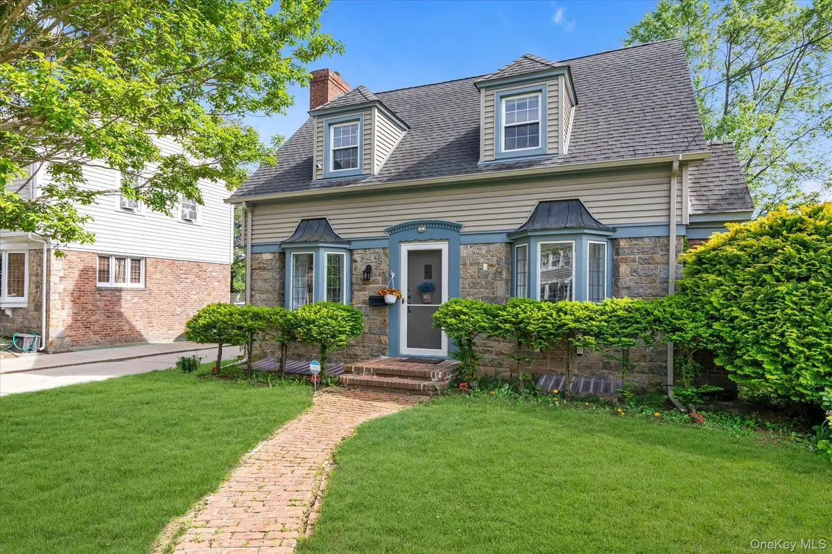 26 Latimer Court, Rockville Centre, NY 11570 - #1