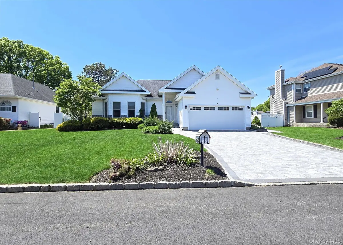 12 Laurel Lane, Holtsville, NY 11742 - #1