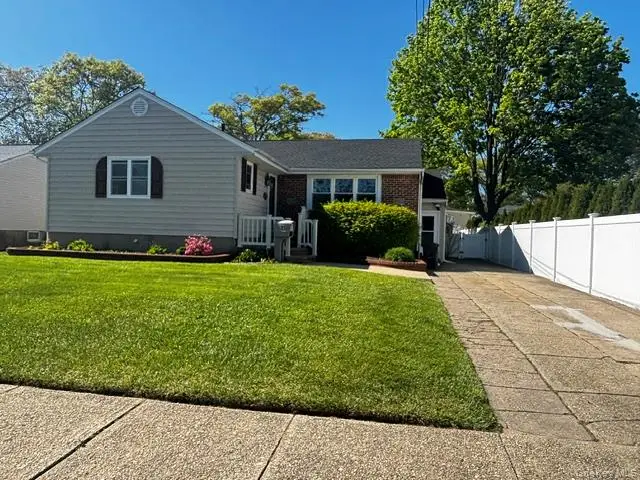 185 Audley Court, Copiague, NY 11726 - #1