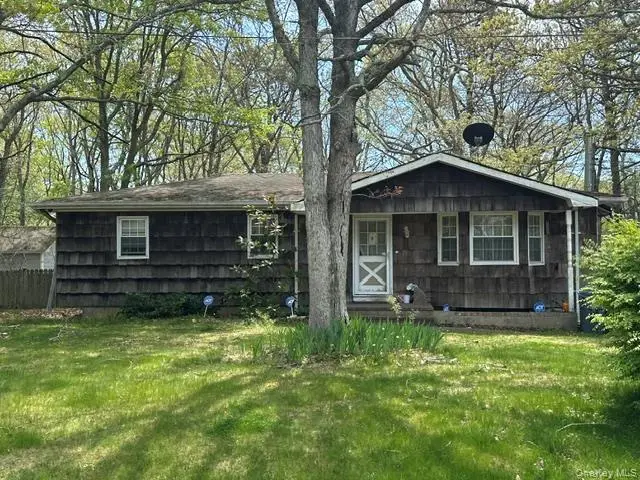 358 S Service Road, Center Moriches, NY 11934 - #2