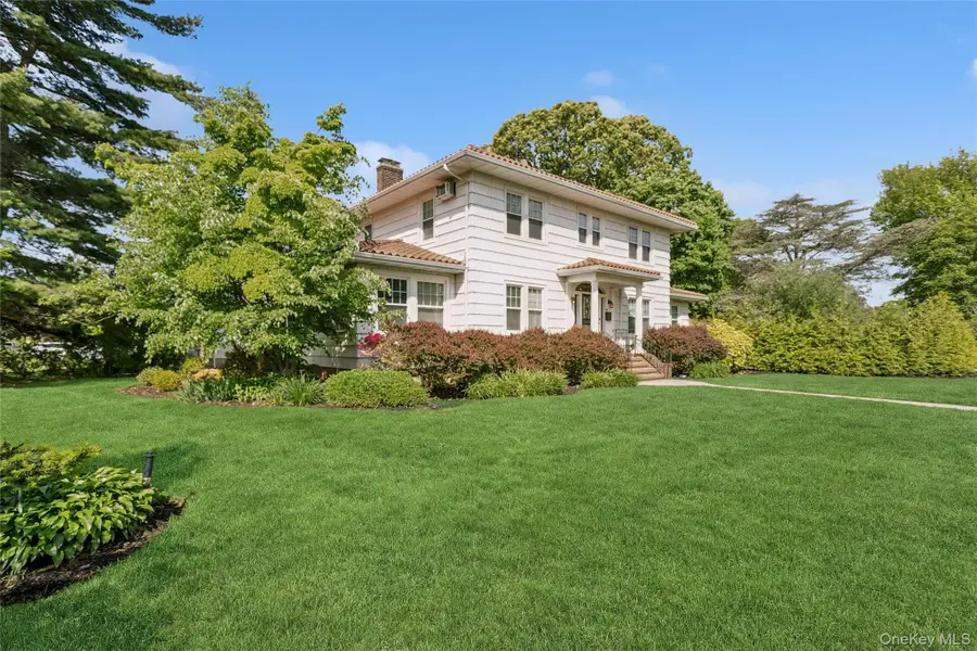 50 Roxbury Road, Rockville Centre, NY 11570 - #2
