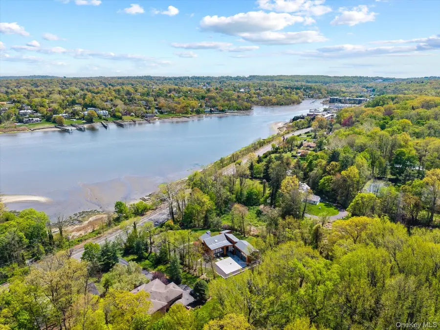 369 E Shore Road, Great Neck, NY 11023 - #2