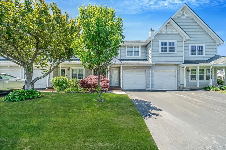 2 Clubhouse Circle, Central Islip, NY 11722 - #2