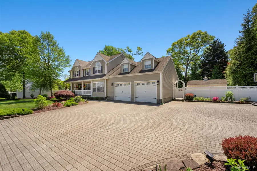 4 Vera Court, Centereach, NY 11720 - #3