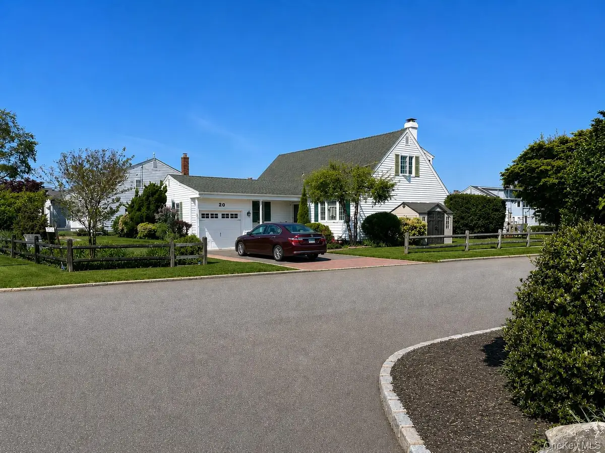 20 Bayview Lane, Amityville, NY 11701 - #1