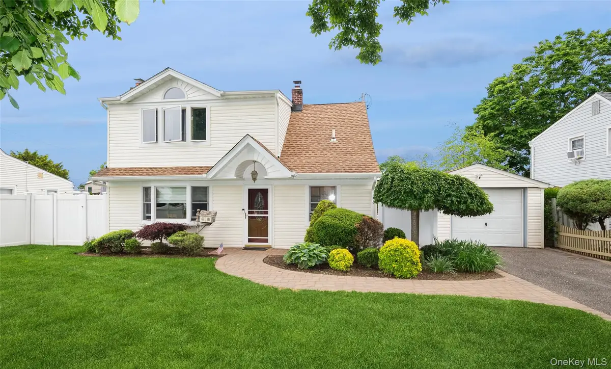 25 Rock Lane, Levittown, NY 11756 - #1