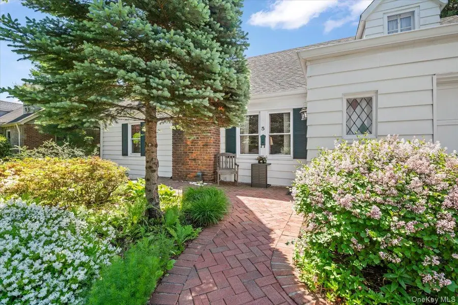5 Salem Way, Glen Head, NY 11545 - #2