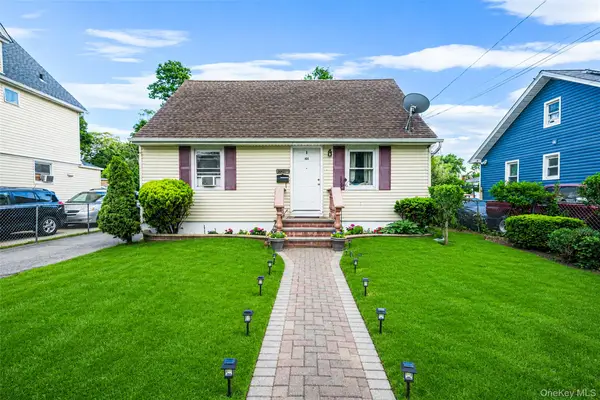101 Woods Avenue, Roosevelt, NY 11575