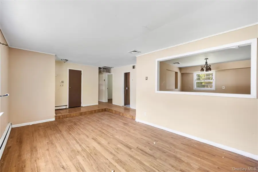 22 N Lawrence Avenue, Elmsford, NY 10523 - #3