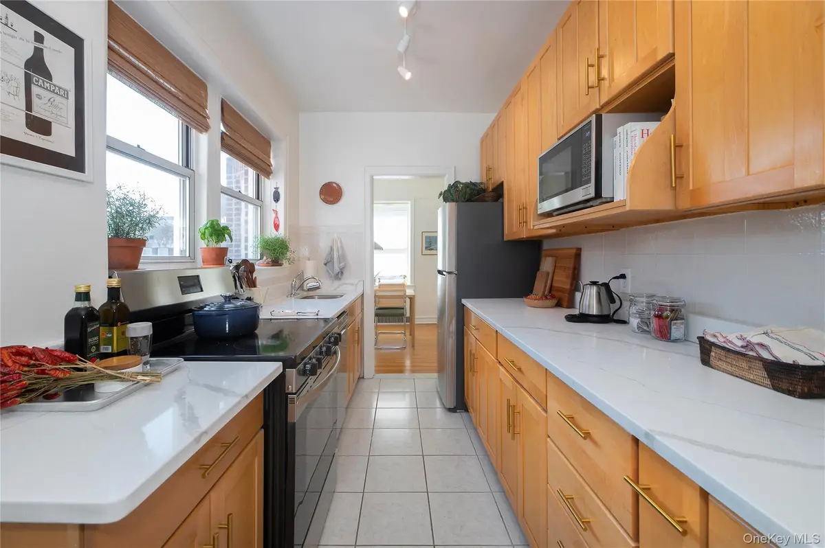 86-10 34th Avenue #613, Jackson Heights, NY 11372 - #1