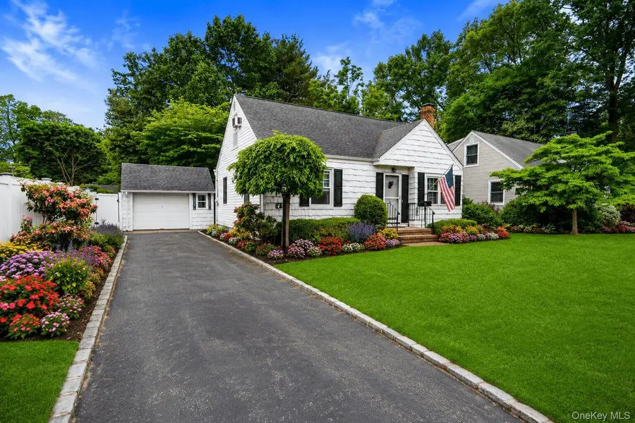 4 Birch Place, Glen Cove, NY 11542 - #3