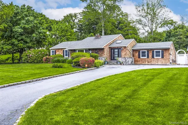 7 Longacre Drive, Huntington, NY 11743