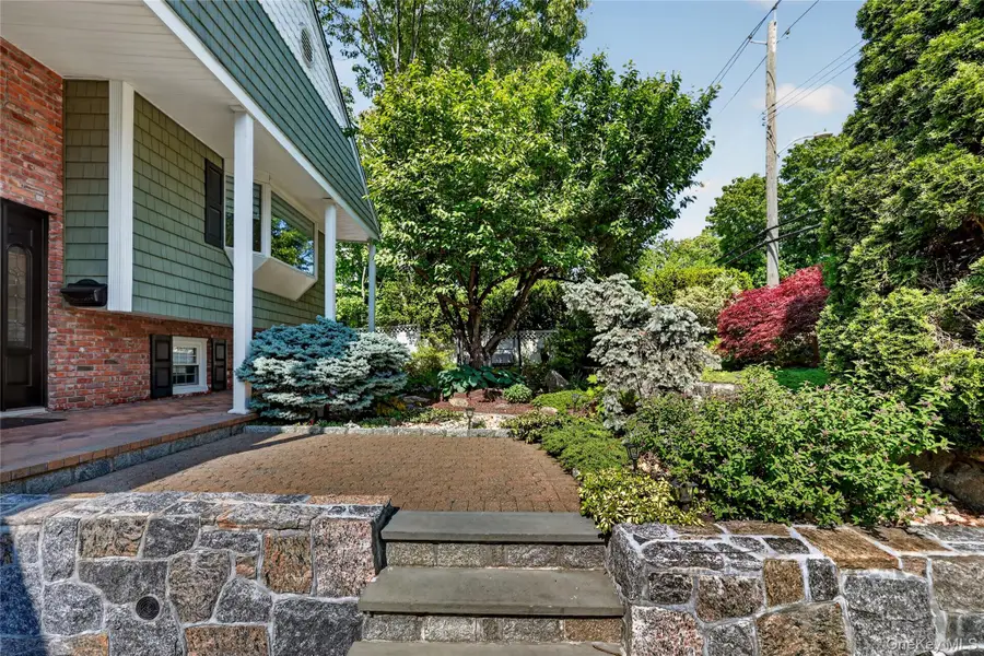 585 Bedford Road, Pleasantville, NY 10570 - #3