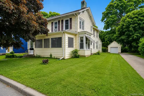 18 W Market Street, Hyde Park, NY 12538
