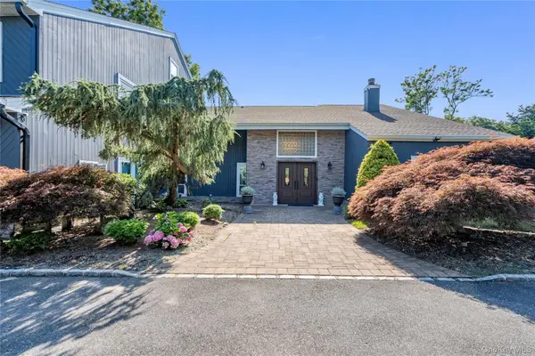 26 Tamara Court, Melville, NY 11747