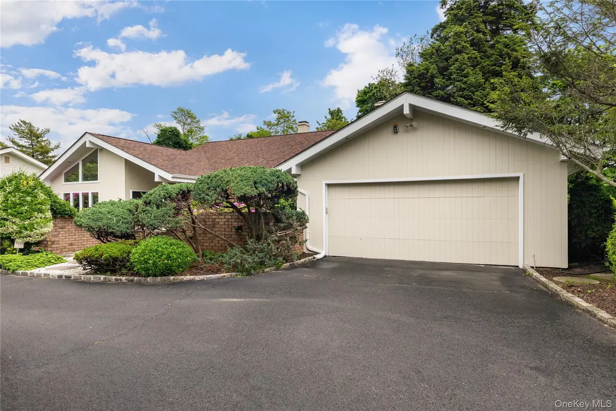 18 Kristi Drive, Muttontown, NY 11753 - #1