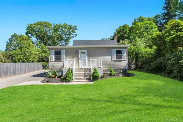 18 Richmond Hill Road, Sound Beach, NY 11789