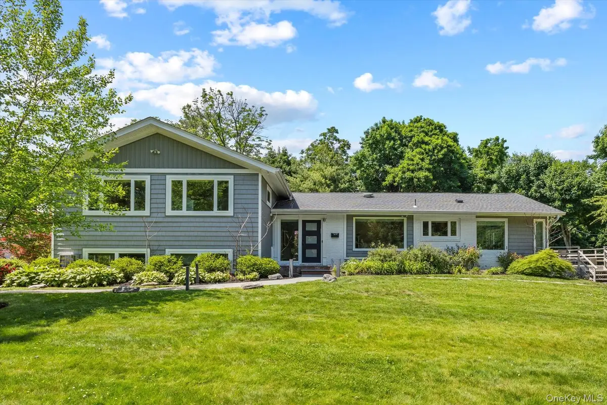125 Hicks Lane, Great Neck, NY 11024 - #1