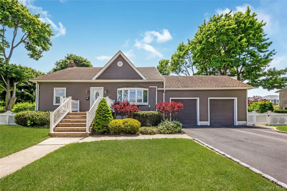 517 Herzel Boulevard, West Babylon, NY 11704 - #1