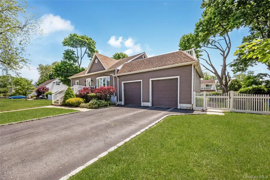 517 Herzel Boulevard, West Babylon, NY 11704 - #3