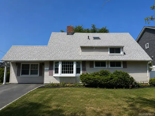 11 Acre Lane, Hicksville, NY 11801