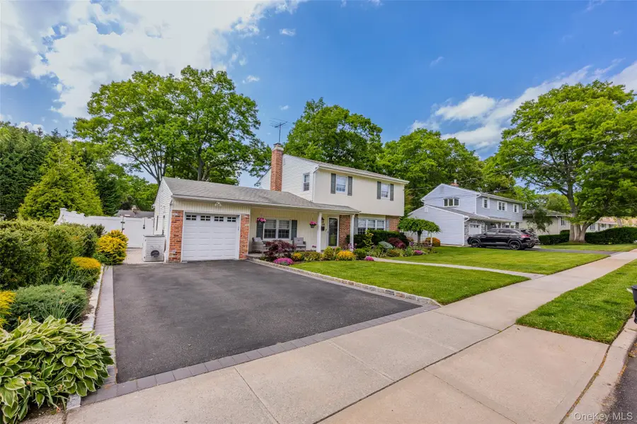 25 Gerald Lane, Old Bethpage, NY 11804 - #2